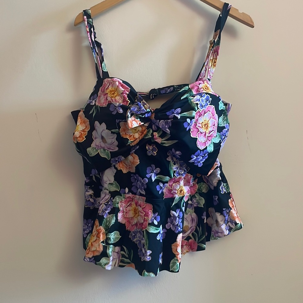 Torrid floral black tankini bathing suit top